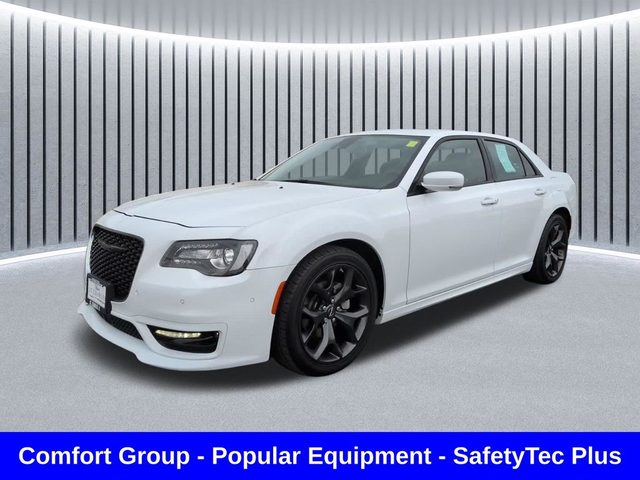 2023 Chrysler 300 Touring L RWD photo