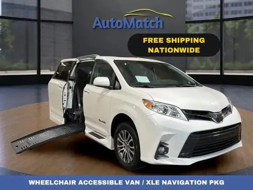 2019 Toyota Sienna XLE FWD photo