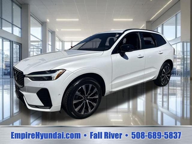 2023 Volvo XC60 Plus Dark Theme AWD photo