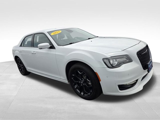 2023 Chrysler 300 Touring L AWD photo