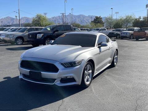 2015 Ford Mustang V6 RWD photo