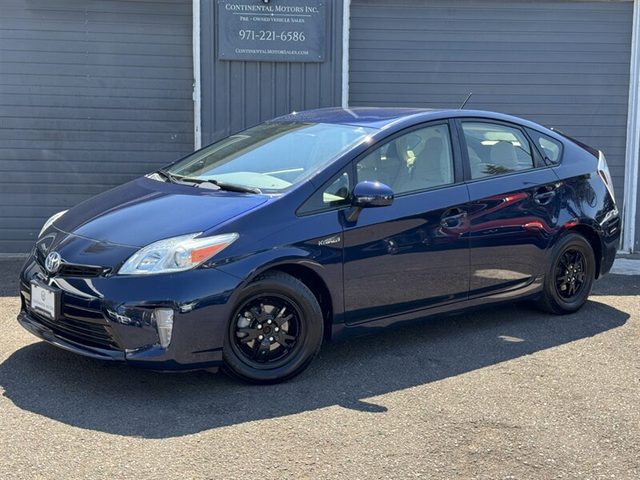 2015 Toyota Prius Four FWD photo