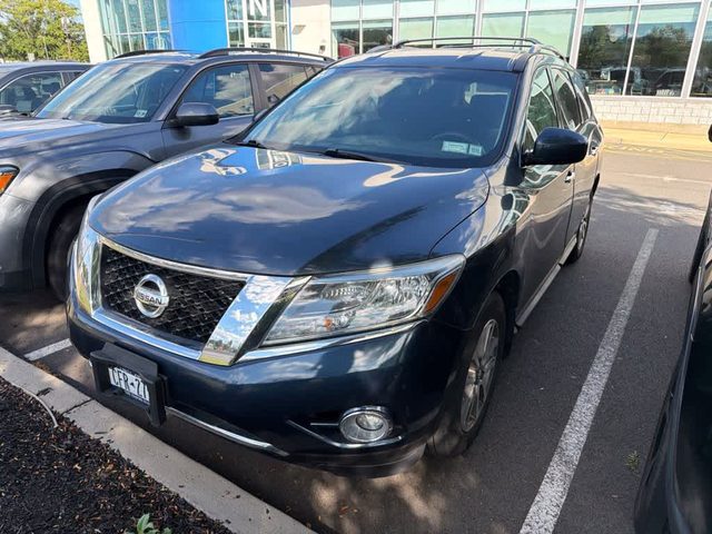 2015 Nissan Pathfinder SV 4WD photo