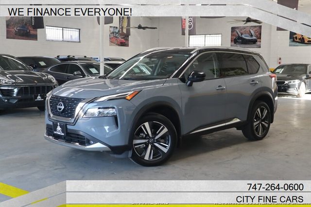 2022 Nissan Rogue Platinum FWD photo