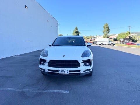 2020 Porsche Macan AWD photo