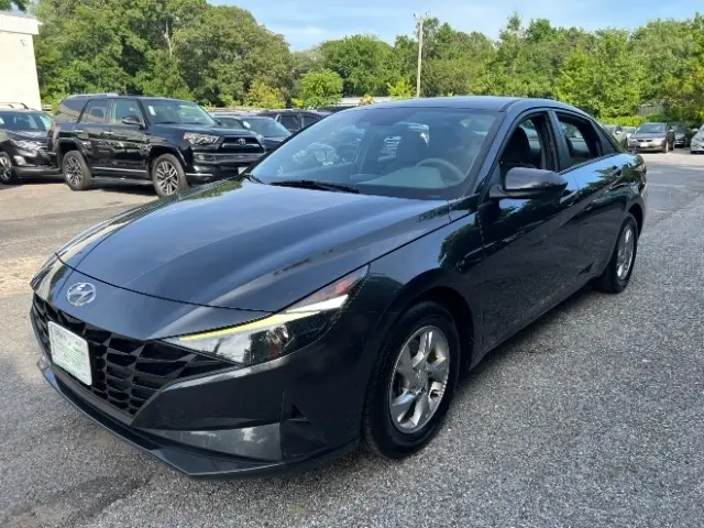 2023 Hyundai Elantra SE FWD photo