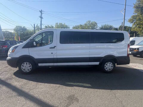 2018 Ford Transit Passenger Wagon XL RWD photo