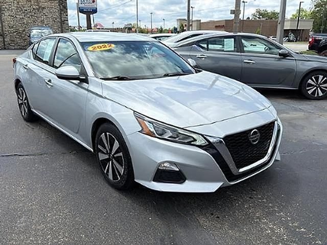 2022 Nissan Altima 2.5 SV FWD photo