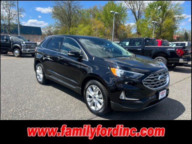 2022 Ford Edge Titanium AWD photo