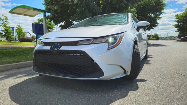 2022 Toyota Corolla Hybrid LE FWD photo
