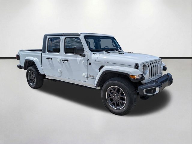 2023 Jeep Gladiator Overland 4WD photo