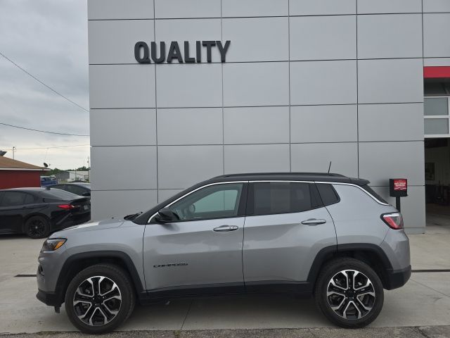 2023 Jeep Compass Limited 4WD photo