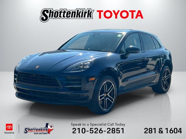 2021 Porsche Macan AWD photo