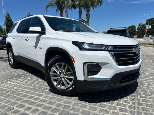 2023 Chevrolet Traverse LT Leather AWD photo