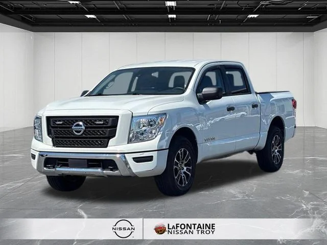 2022 Nissan Titan SV 4WD photo
