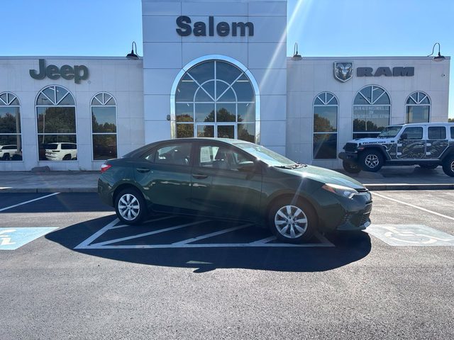 2015 Toyota Corolla LE FWD photo