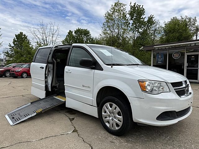 2017 Dodge Grand Caravan SE FWD photo