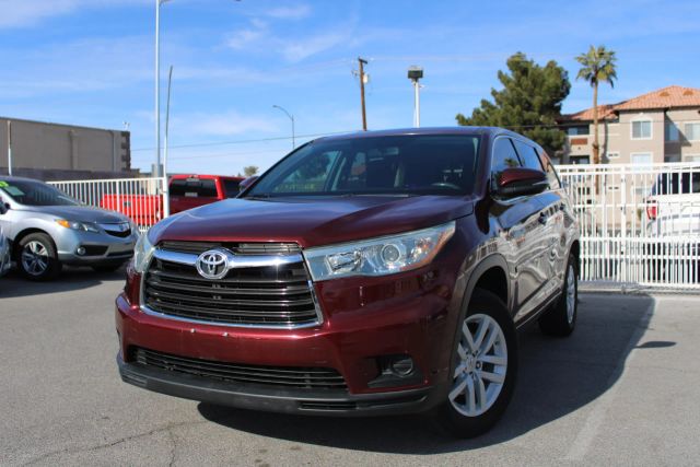 2015 Toyota Highlander LE FWD photo
