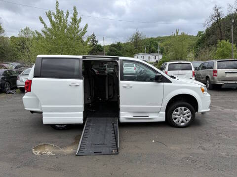 2018 Dodge Grand Caravan SE FWD photo