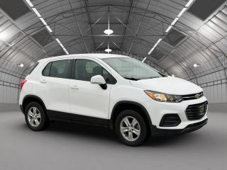 2020 Chevrolet Trax LS AWD photo