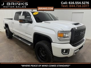 2019 GMC Sierra 2500HD Denali 4WD photo