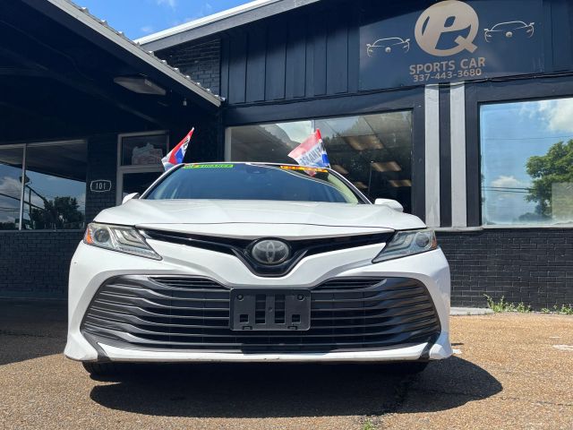 2019 Toyota Camry XLE FWD photo