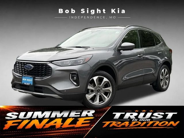 2023 Ford Escape Platinum AWD photo
