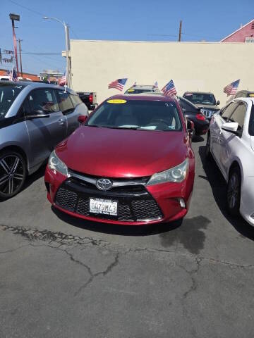 2015 Toyota Camry  FWD photo