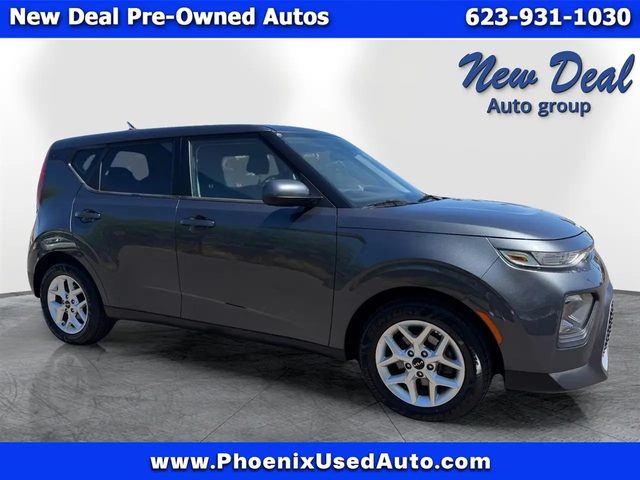 2022 Kia Soul LX FWD photo