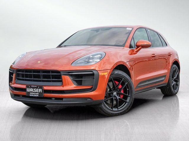 2022 Porsche Macan S AWD photo