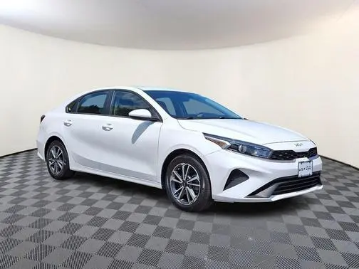 2022 Kia Forte LXS FWD photo