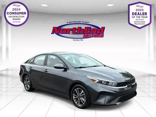 2023 Kia Forte LXS FWD photo