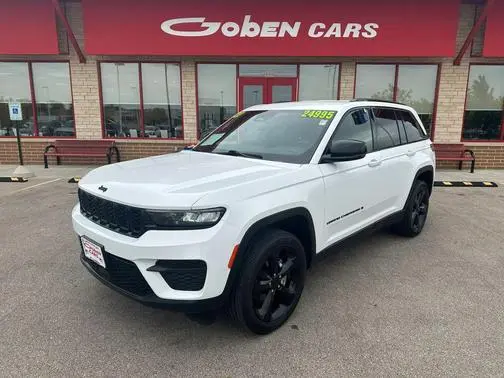 2023 Jeep Grand Cherokee Altitude 4WD photo