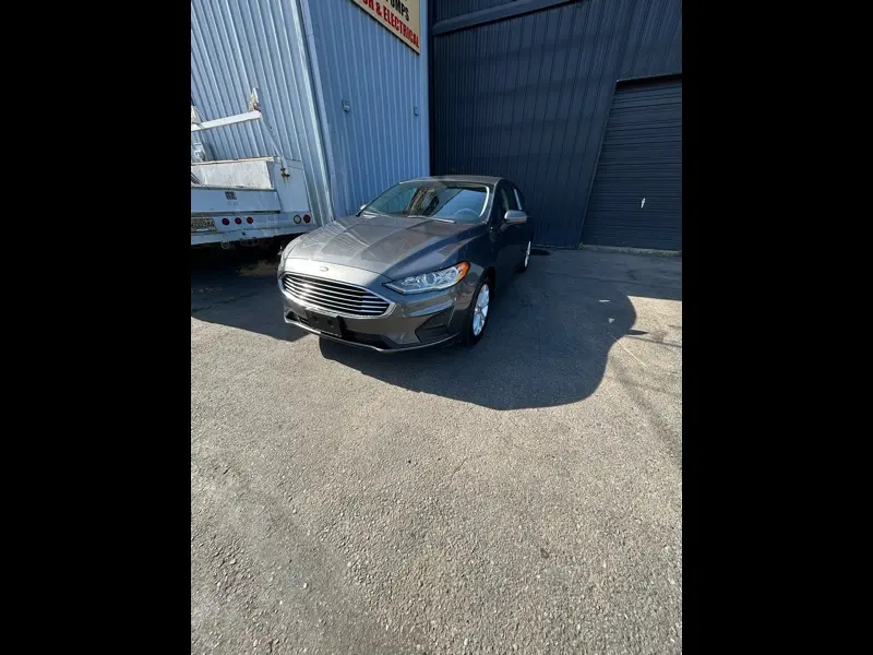 2019 Ford Fusion SE FWD photo