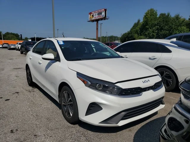 2023 Kia Forte LXS FWD photo