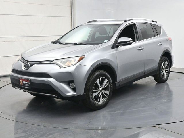 2016 Toyota RAV4 XLE AWD photo