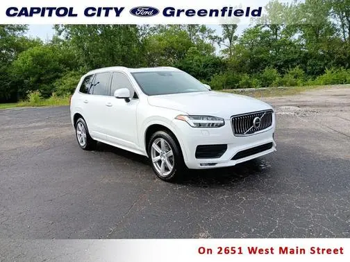 2022 Volvo XC90 Momentum AWD photo