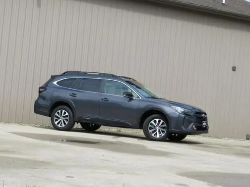 2023 Subaru Outback Premium AWD photo