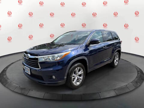 2015 Toyota Highlander LE Plus AWD photo