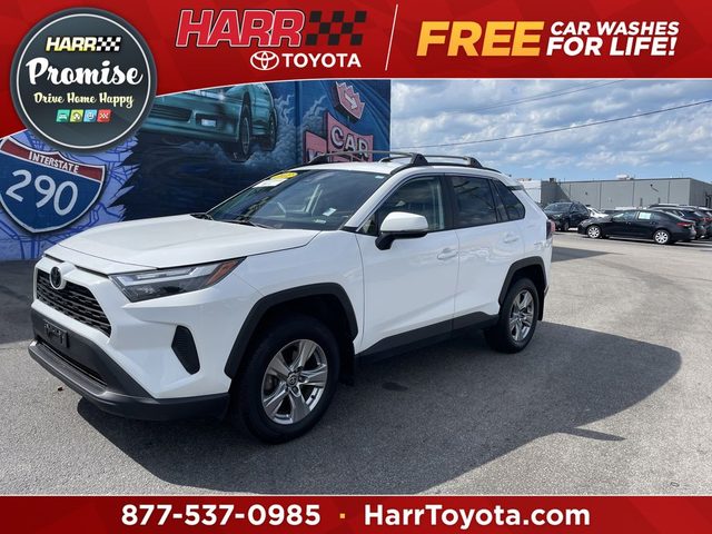 2022 Toyota RAV4 XLE AWD photo