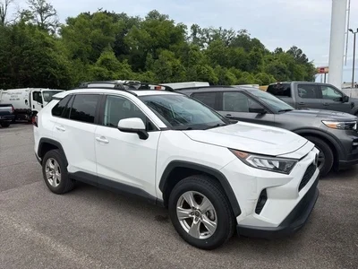 2021 Toyota RAV4 XLE FWD photo