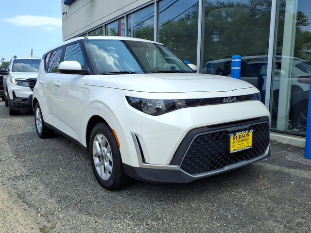 2023 Kia Soul LX FWD photo