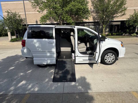 2016 Dodge Grand Caravan SE FWD photo