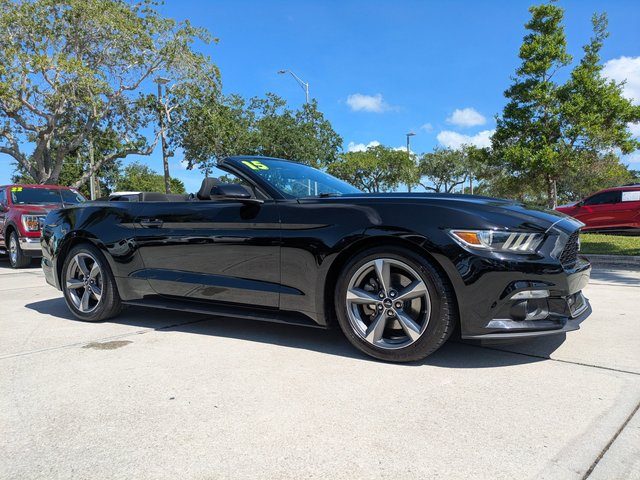 2015 Ford Mustang V6 RWD photo