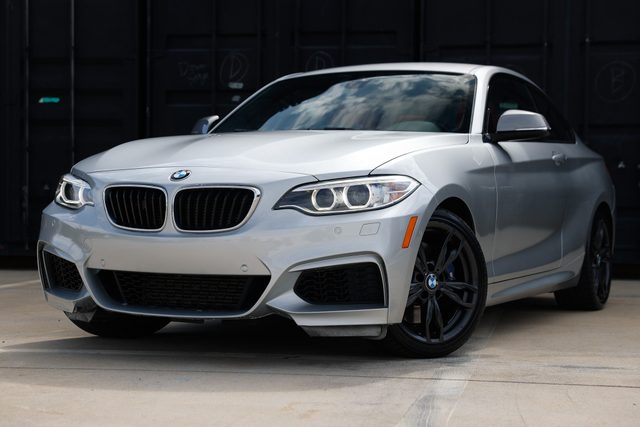 2016 BMW 2 Series M235i RWD photo