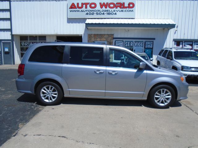 2019 Dodge Grand Caravan SXT FWD photo
