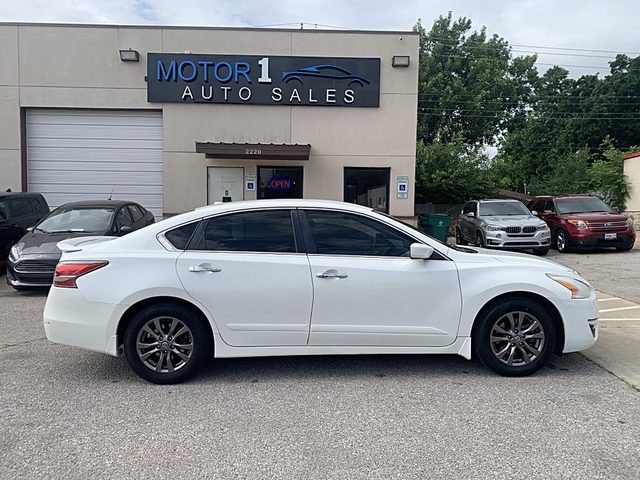 2015 Nissan Altima 2.5 S FWD photo