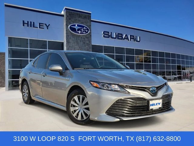 2020 Toyota Camry Hybrid LE FWD photo