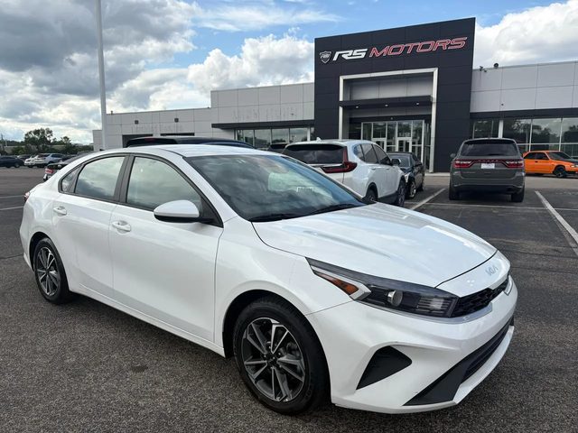 2023 Kia Forte LXS FWD photo