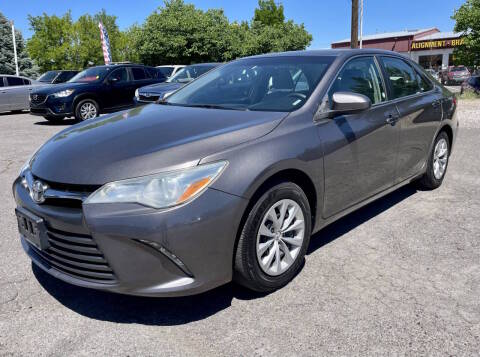 2015 Toyota Camry LE FWD photo